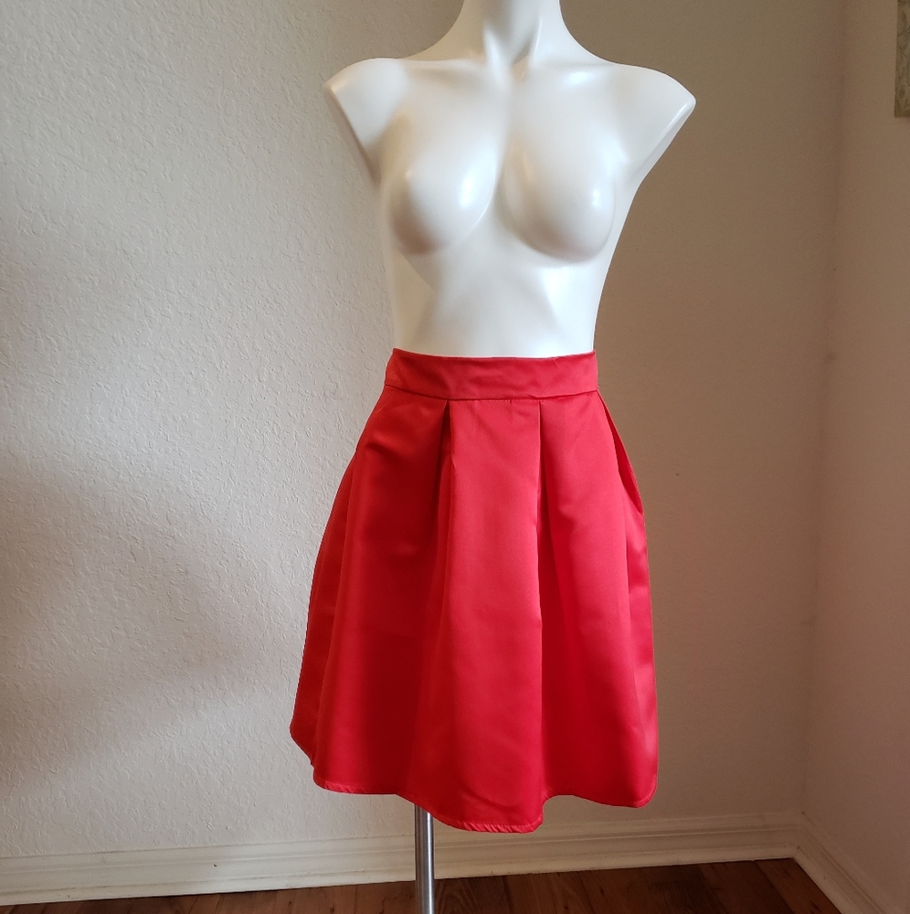 NWOT Red pleated skirt
